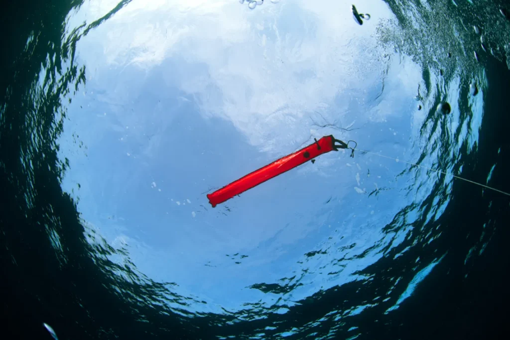 Complete Guide to Using a Safety Sausage (SMB) for Safe Diving