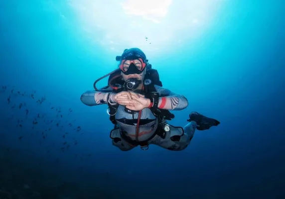diving underwater diving underwater